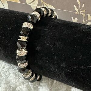 5/$25 ~ Alexander Kalifano-Gorgeous glass stretch bracelet